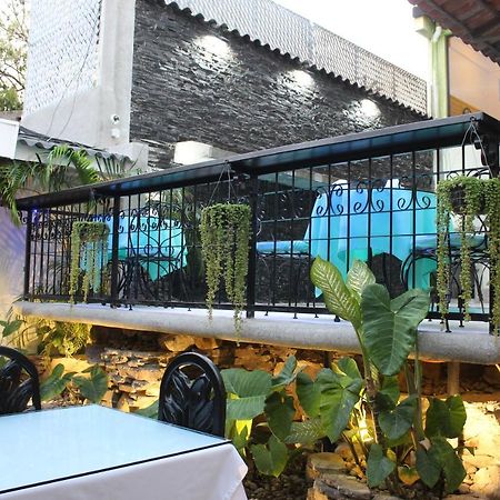 Hotel Villa Antigua Сан-Сальвадор Экстерьер фото