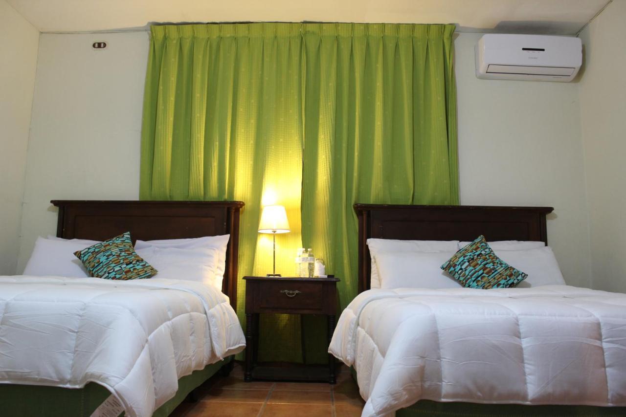 Hotel Villa Antigua Сан-Сальвадор Экстерьер фото